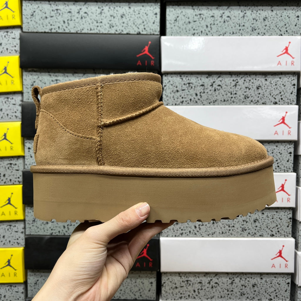 UGG Chestnut 5 cm Platform Ankle Boots