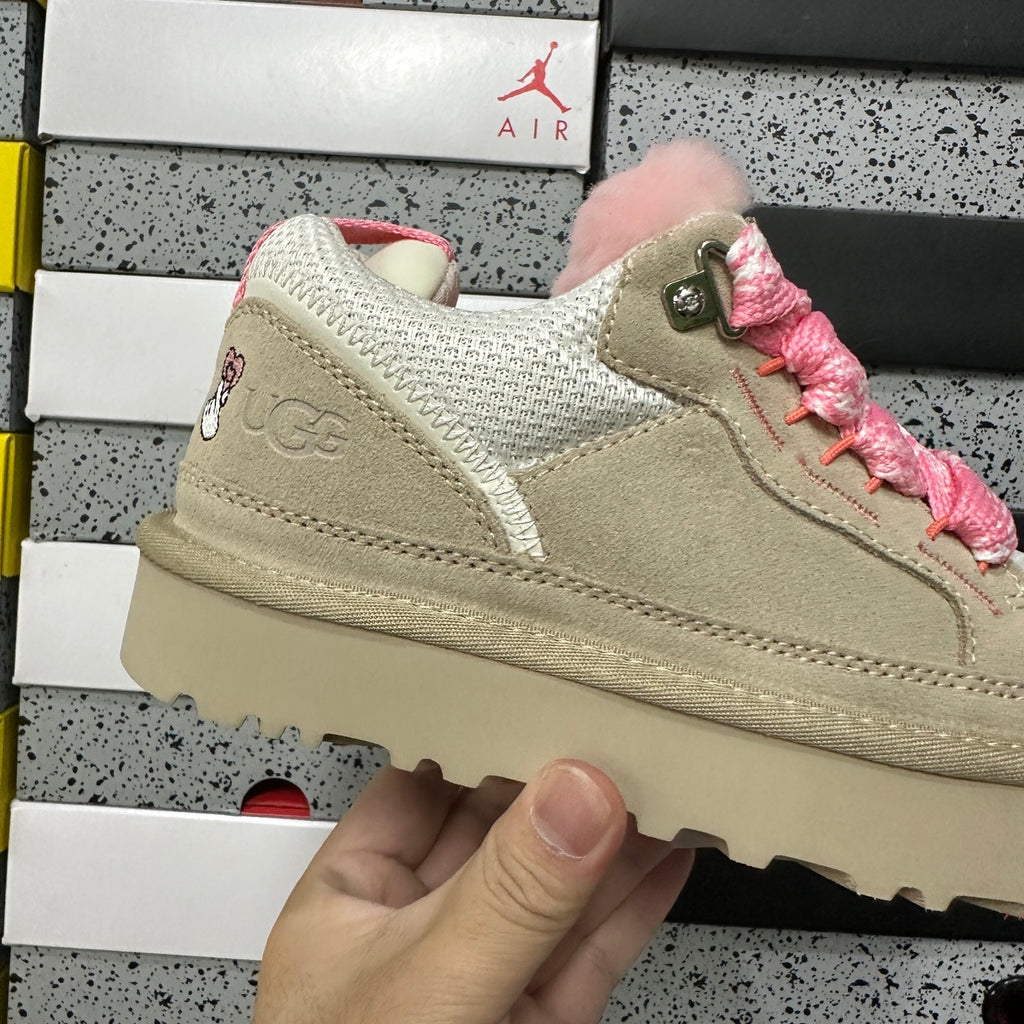 UGG White & Pink Low-Top Lace-Up Platform Shoes