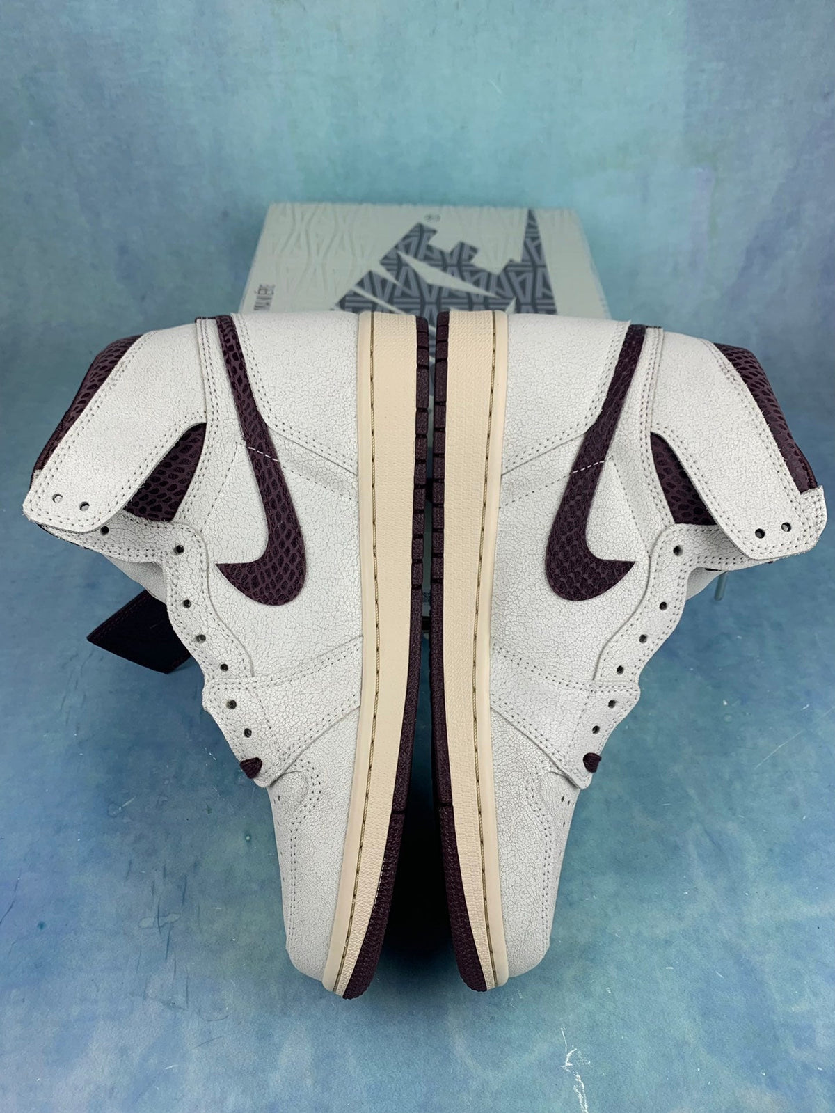 Air Jordan 1 High Cracked Snakeskin Unisex Sneakers DO7097-100