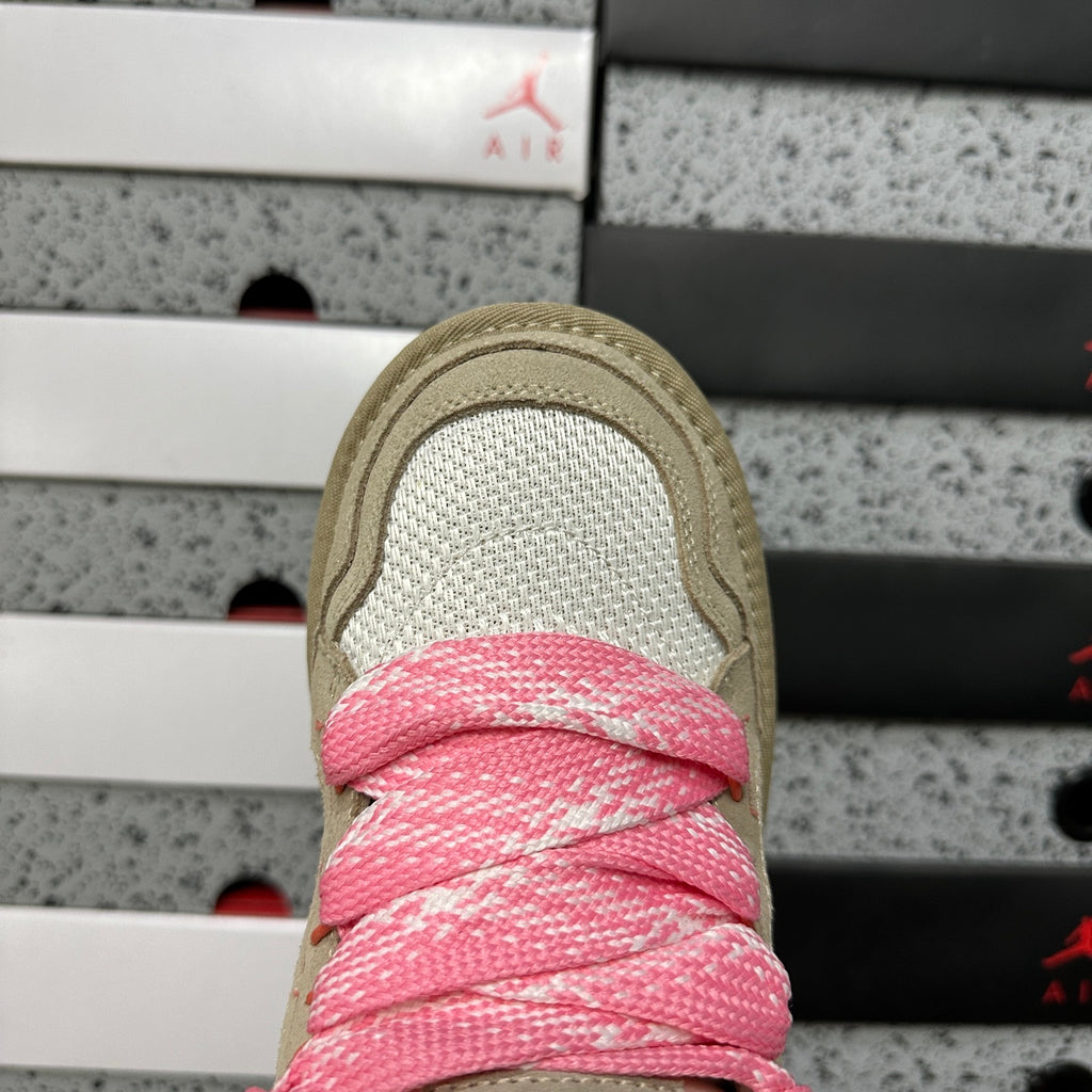 UGG White & Pink Low-Top Lace-Up Platform Shoes