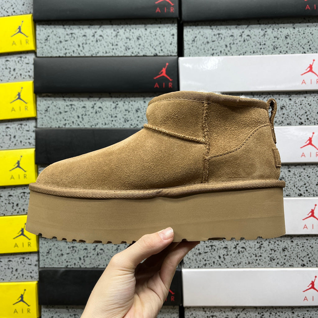 UGG Chestnut 5 cm Platform Ankle Boots