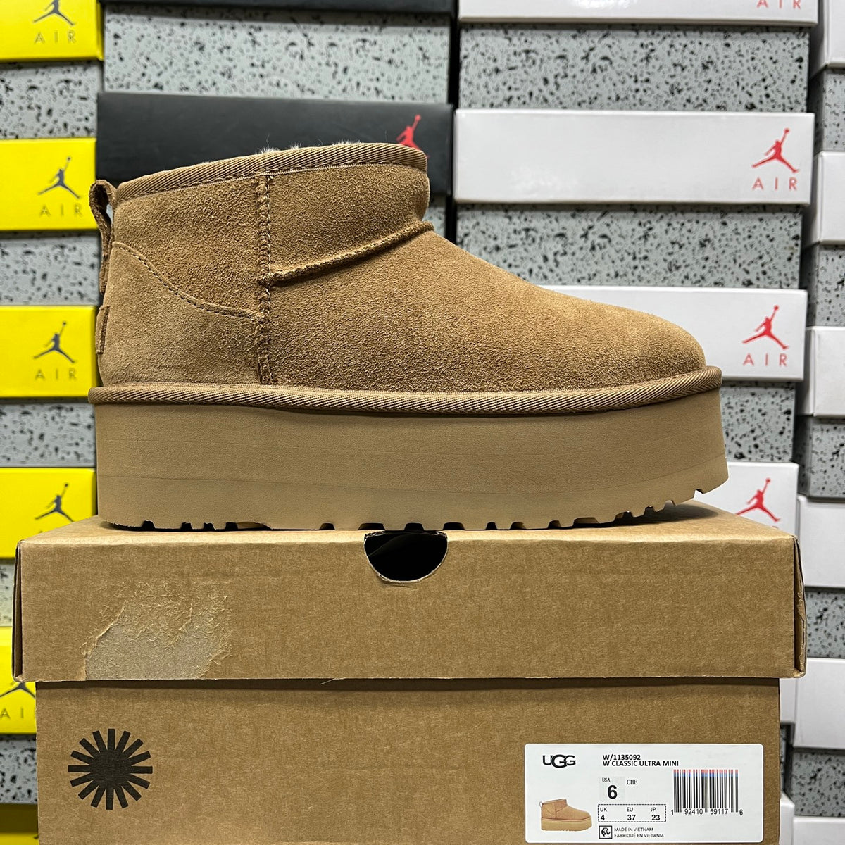 UGG Chestnut 5 cm Platform Ankle Boots