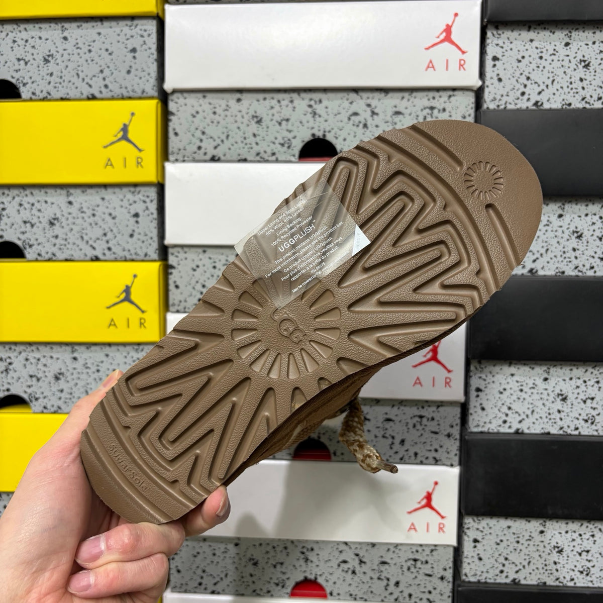 UGG Chestnut Low-Top Lace-Up Shoes