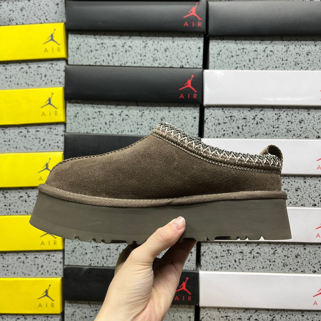 UGG Walnut Shoes – Style 1122553