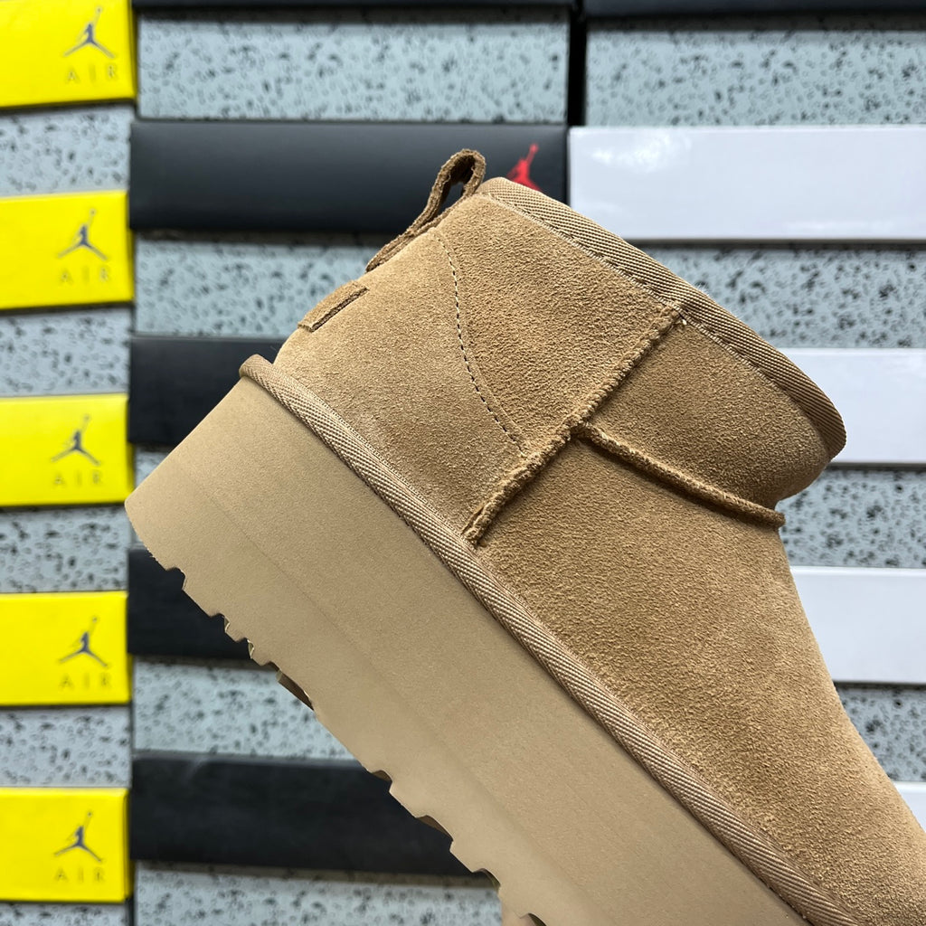 UGG Chestnut 5 cm Platform Ankle Boots