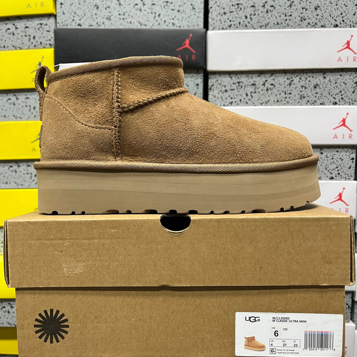 UGG Chestnut 3 cm Platform Ankle Boots