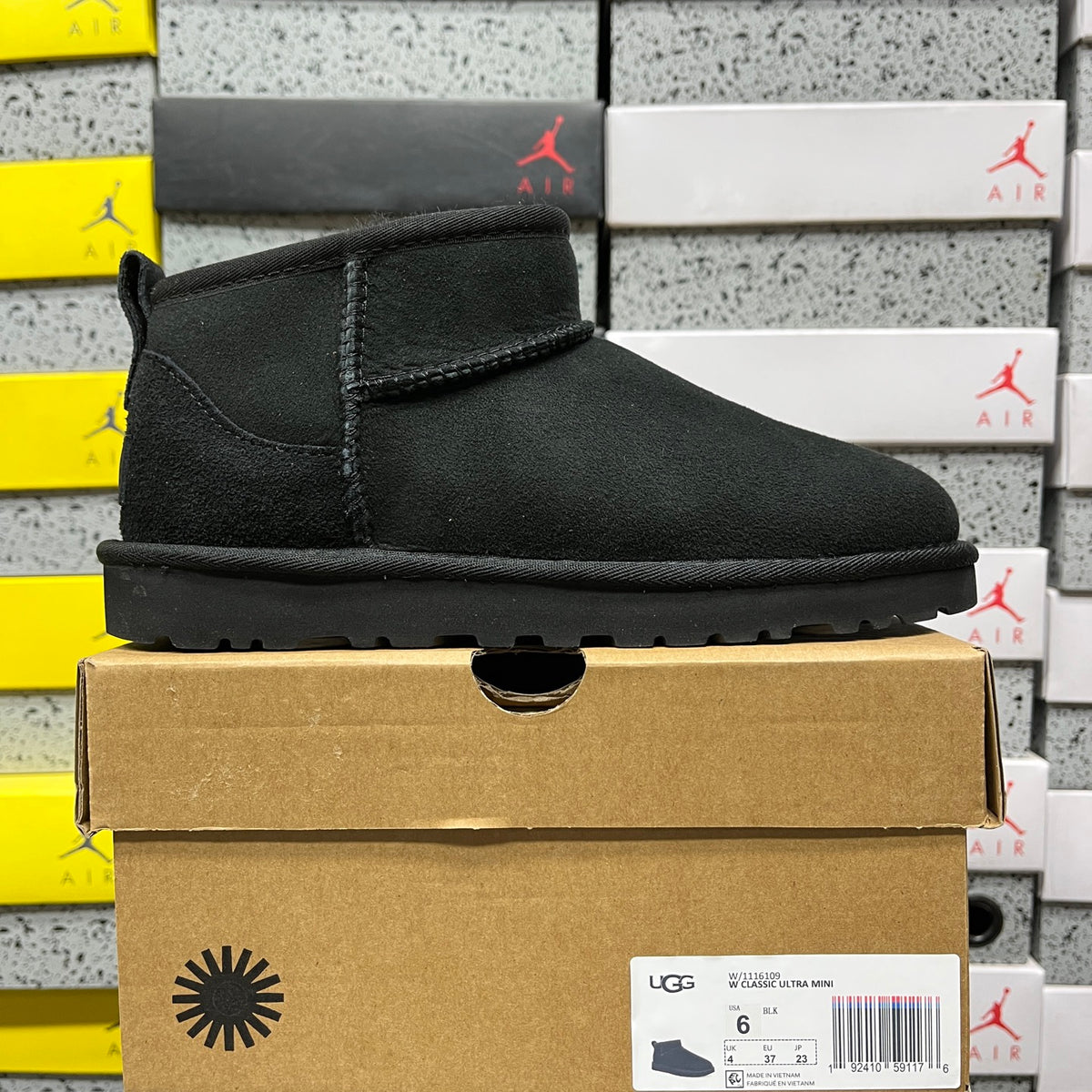 UGG Black Boots – Style 1116109