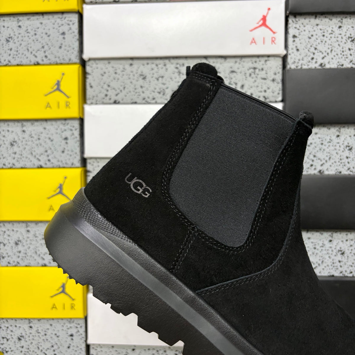 UGG Black Chelsea Boots – Style 2050