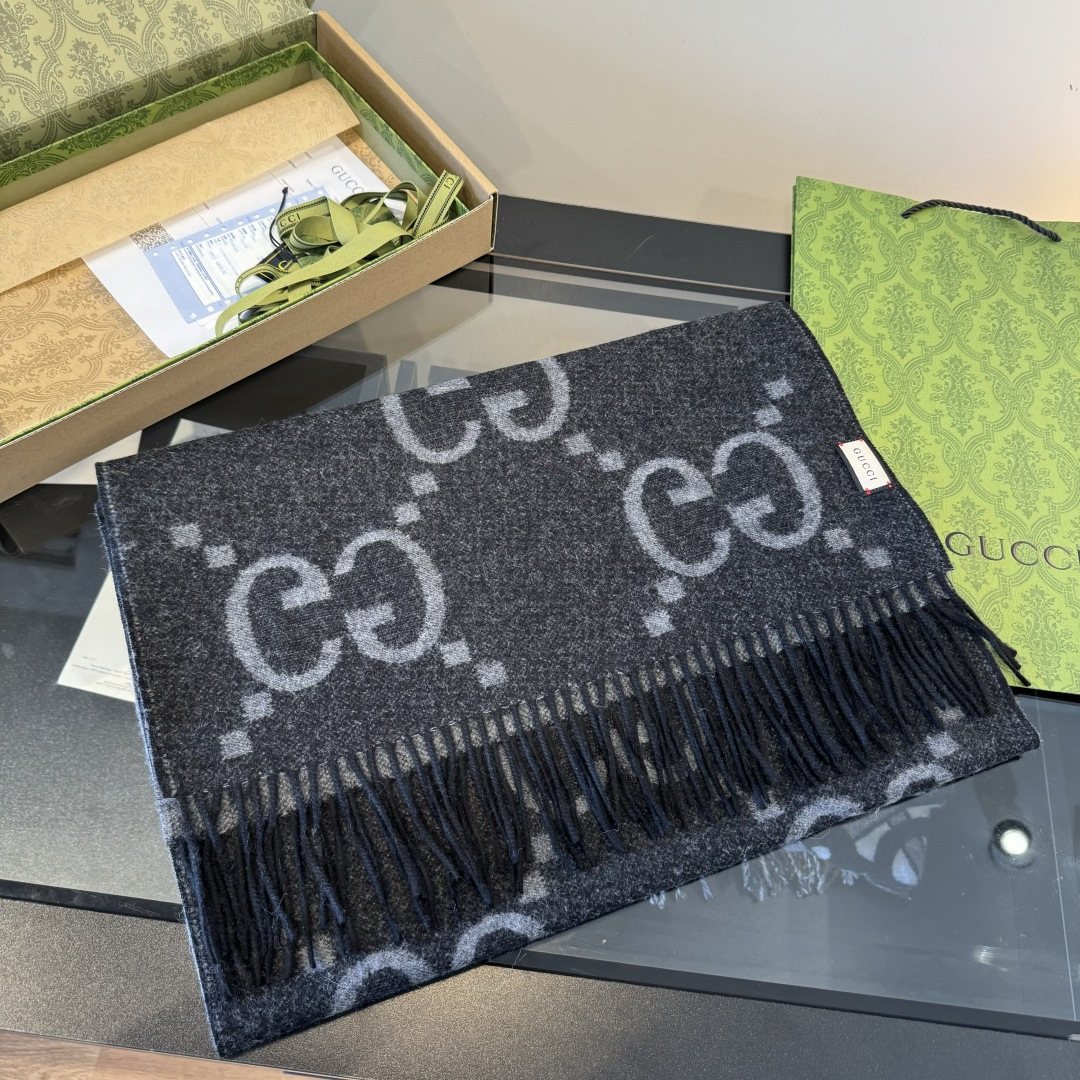 Gucci Fringed Interlocking Motif Scarf